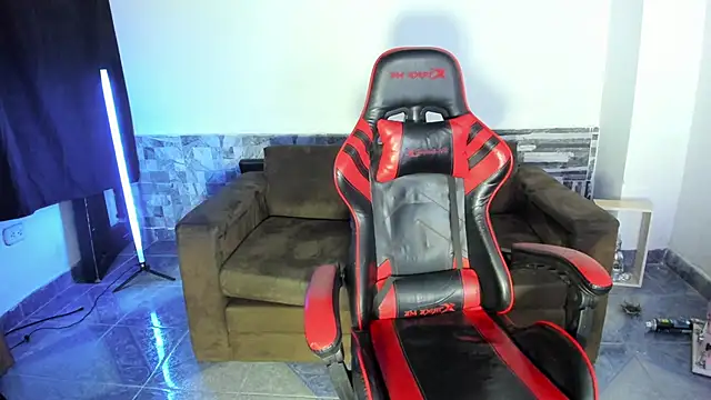 Snapshot of davinalhot chatting on 04/09/26, 07:36 davinalhot online show from 04/09/26, 07:36