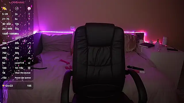 Snapshot of AmandaFiree chatting on 03/19/25, 10:33 AmandaFiree online show from 03/19/25, 10:33