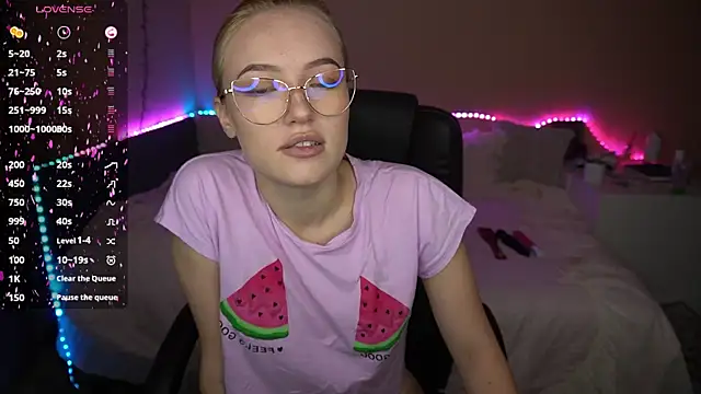 Snapshot of AmandaFiree chatting on 10/03/25, 04:42 AmandaFiree online show from 10/03/25, 04:42