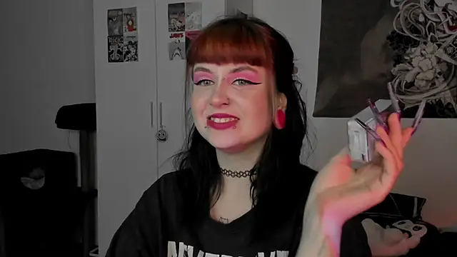 t0riayun0 online show from 12/05/24, 11:18