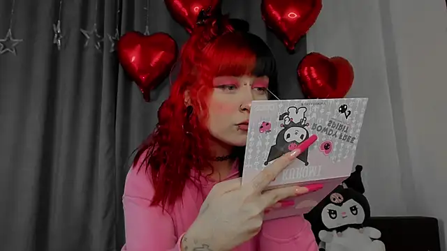 t0riayun0 online show from 02/18/25, 10:36