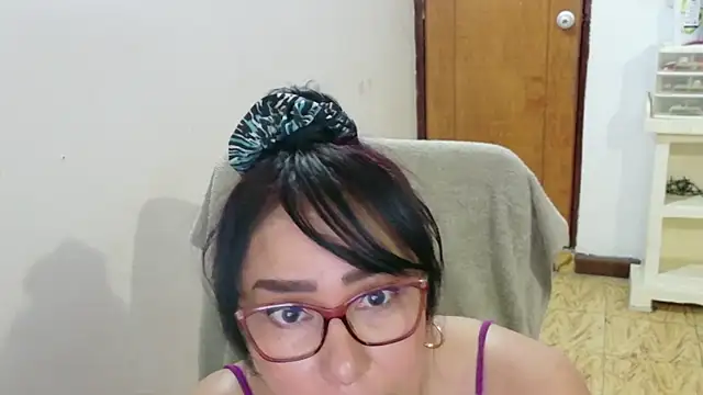 hottplay online show from 10/26/25, 03:18