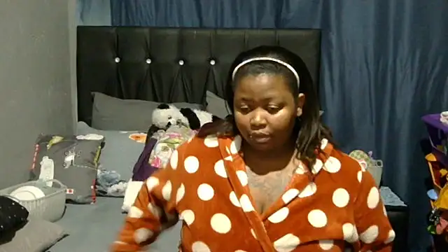 Snapshot of caramelbooty69 chatting on 10/07/25, 07:00 caramelbooty69 online show from 10/07/25, 07:00