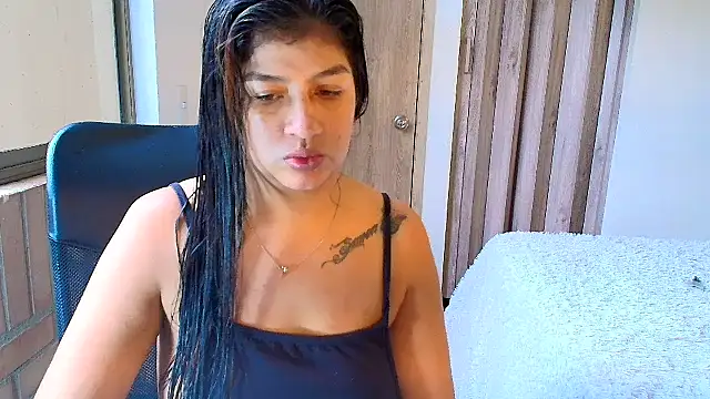 sara2520 online show from 10/15/25, 07:36