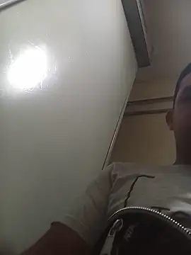 Snapshot of El-reyleon chatting on 06/29/26, 10:37 El-reyleon online show from 06/29/26, 10:37