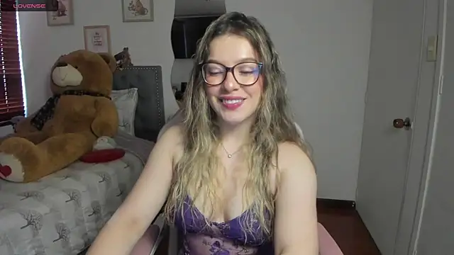 Snapshot of samysweet_8 chatting on 04/27/26, 12:25 samysweet 8 online show from 04/27/26, 12:25