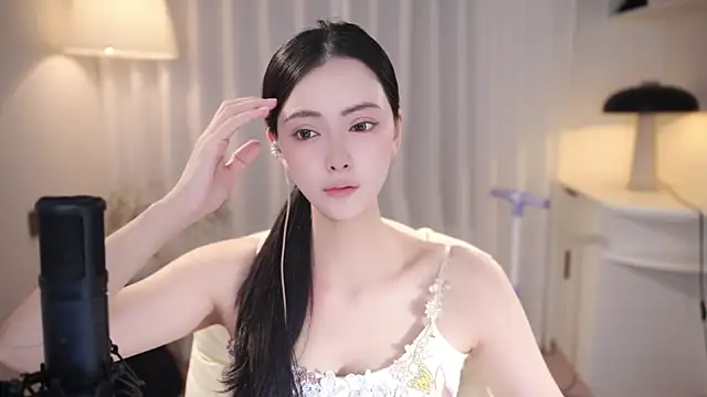 Ocean--Lili online show from 10/04/25, 02:15