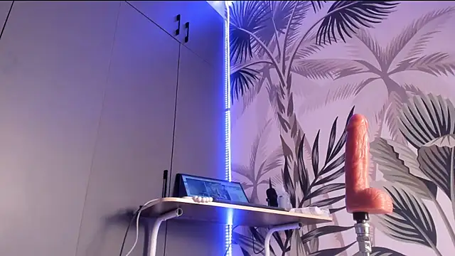 sugar-mirie online show from 09/12/25, 12:27