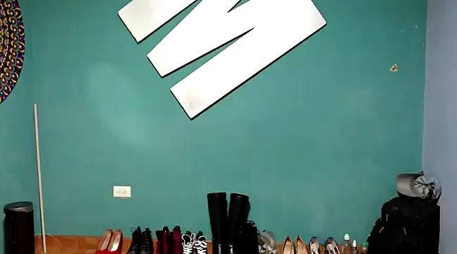 Snapshot of marinadenoche chatting on 01/12/25, 01:32 marinadenoche online show from 01/12/25, 01:32