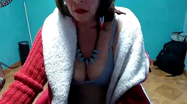 Snapshot of marinadenoche chatting on 01/12/25, 04:42 marinadenoche online show from 01/12/25, 04:42