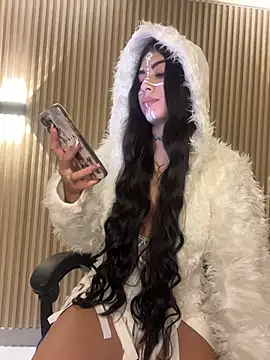 Sarasanders 4 online show from 10/26/25, 03:45