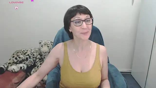 Snapshot of Ammillia chatting on 02/13/25, 05:58 Ammillia online show from 02/13/25, 05:58