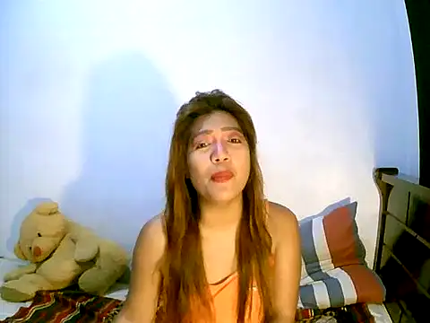 Snapshot of sweetvirginia01 chatting on 02/13/25, 12:35 sweetvirginia01 online show from 02/13/25, 12:35