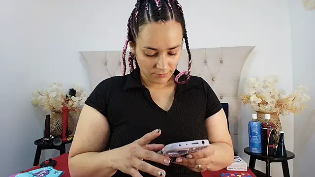Snapshot of MIchelMomet chatting on 03/22/25, 01:08 MIchelMomet online show from 03/22/25, 01:08
