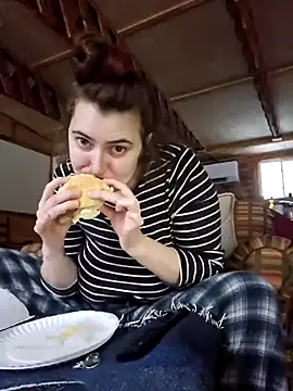 Snapshot of Snowbunnycake_131 chatting on 12/05/24, 08:44 Snowbunnycake 131 online show from 12/05/24, 08:44