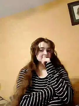 Snapshot of Snowbunnycake_131 chatting on 12/07/24, 09:44 Snowbunnycake 131 online show from 12/07/24, 09:44