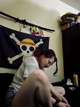 Snapshot of Snowbunnycake_131 chatting on 09/24/25, 12:47 Snowbunnycake 131 online show from 09/24/25, 12:47