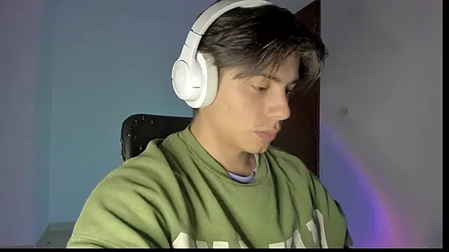 Giordano Russo online show from 10/17/25, 04:37