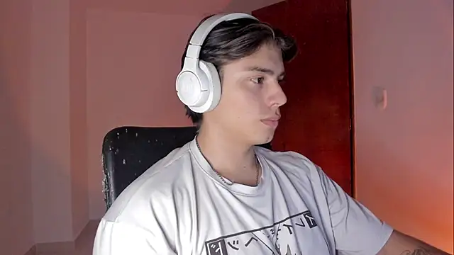 Giordano Russo online show from 10/31/25, 04:46