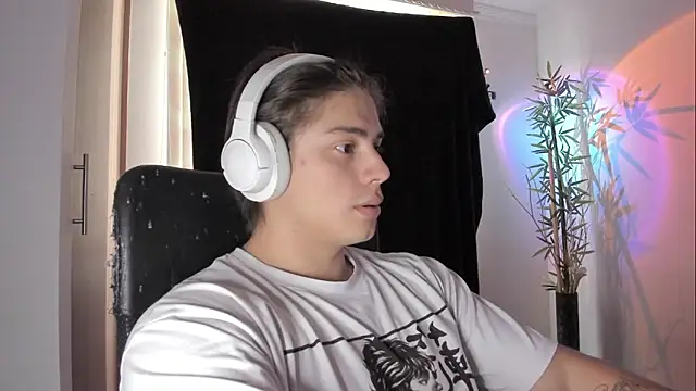 Giordano Russo online show from 04/25/26, 07:33