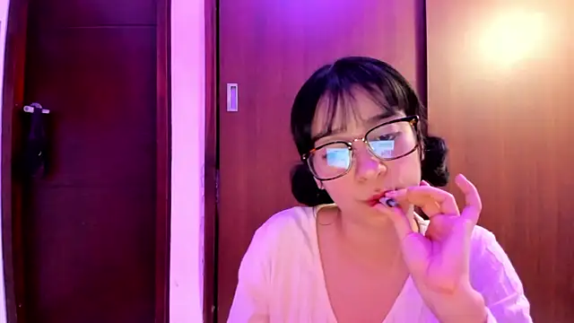  Lunnaa  online show from 12/18/24, 03:26