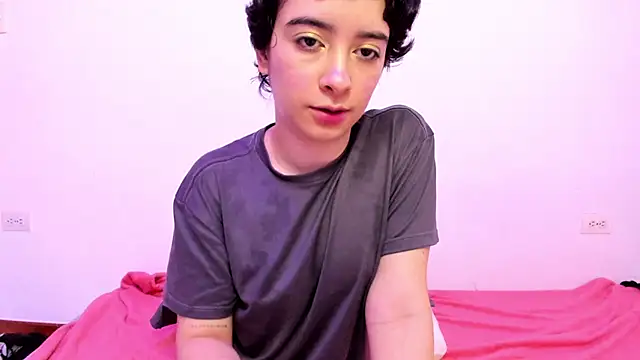 Snapshot of _Lunnaa_ chatting on 07/05/26, 02:40 Lunnaa online show from 07/05/26, 02:40