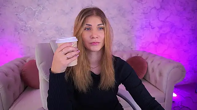 CassandraGood online show from 09/25/25, 07:01