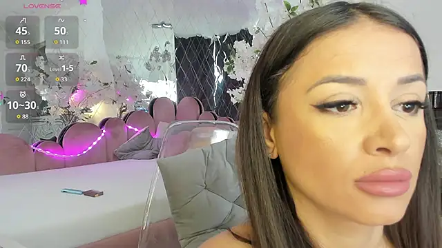 adonawet online show from 04/18/26, 05:55