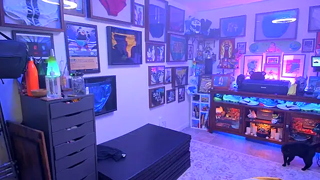 Snapshot of Briefs_bud chatting on 01/21/25, 01:18 Briefs bud online show from 01/21/25, 01:18