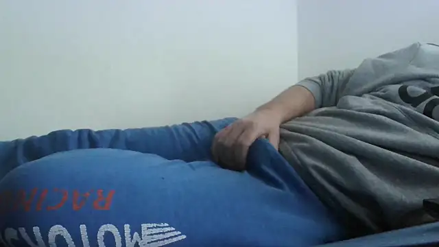 ScalicHat69 online show from 12/16/25, 07:57