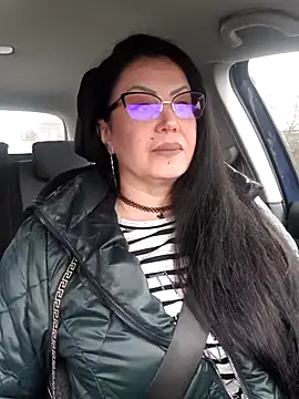 x  KHALEESI  x online show from 11/28/25, 07:33