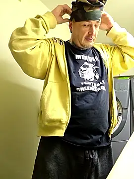 Snapshot of smoke777999 chatting on 02/14/26, 02:03 smoke777999 online show from 02/14/26, 02:03