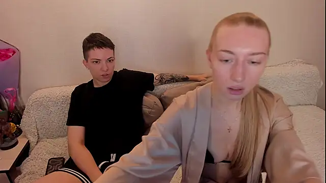 secret dreams   online show from 11/21/25, 02:38