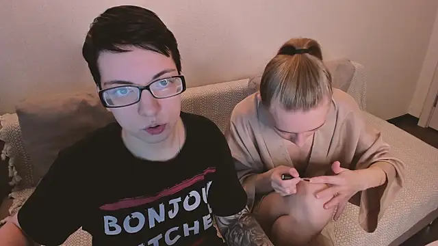 secret dreams   online show from 04/18/26, 08:07