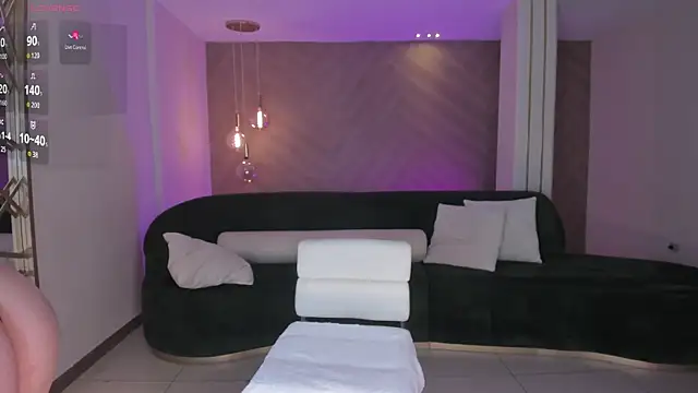 NiaHolland online show from 02/12/26, 06:03