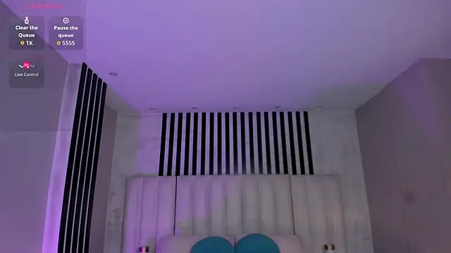 Snapshot of NiaHolland chatting on 07/12/26, 11:29 NiaHolland online show from 07/12/26, 11:29