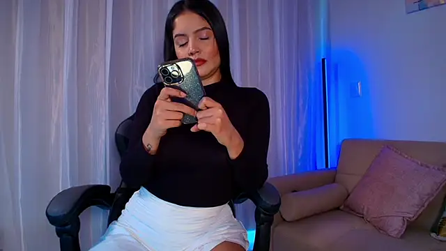 NinaMichelle online show from 12/18/24, 10:13