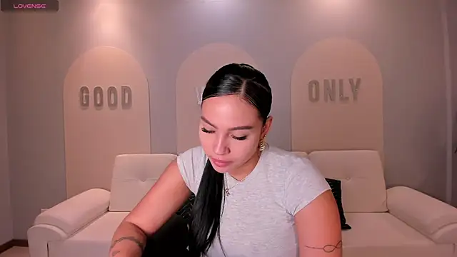 Snapshot of MollyJones_ chatting on 06/17/26, 07:26 MollyJones online show from 06/17/26, 07:26
