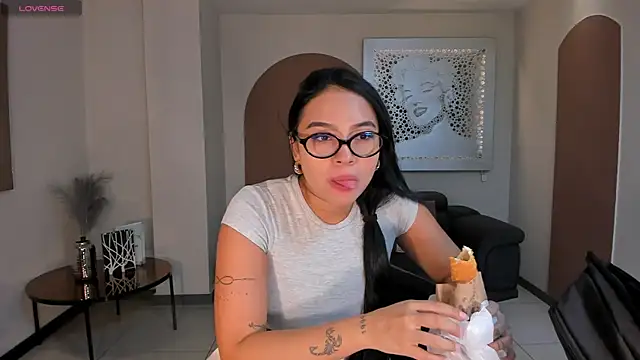 MollyJones  online show from 07/31/26, 12:26