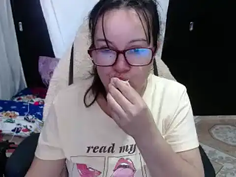 Sonialorens  online show from 12/10/24, 02:50