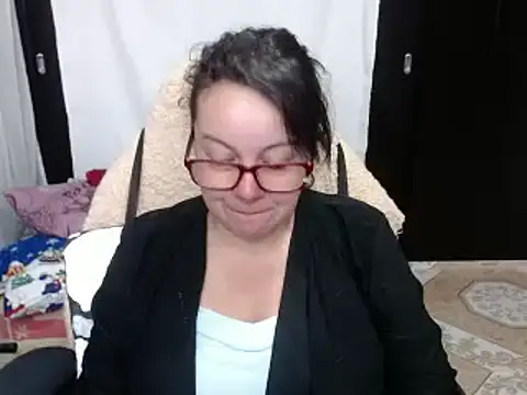 Sonialorens  online show from 12/13/24, 01:12