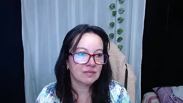 Sonialorens  online show from 01/09/25, 11:58