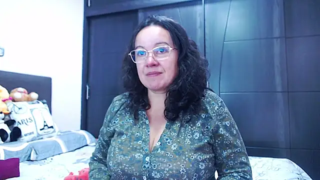 Sonialorens  online show from 09/09/25, 04:17