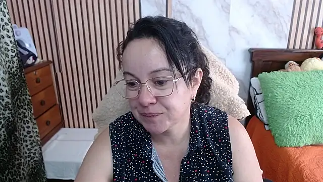 Sonialorens  online show from 09/19/25, 09:26