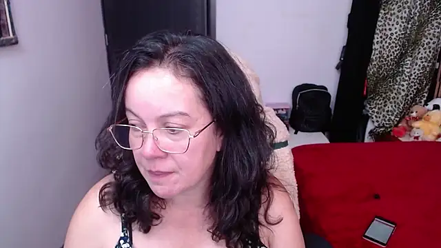 Sonialorens  online show from 11/13/25, 09:36