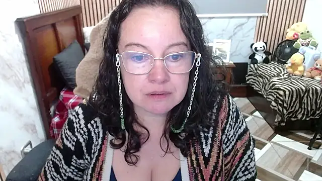 Sonialorens  online show from 04/21/26, 04:34