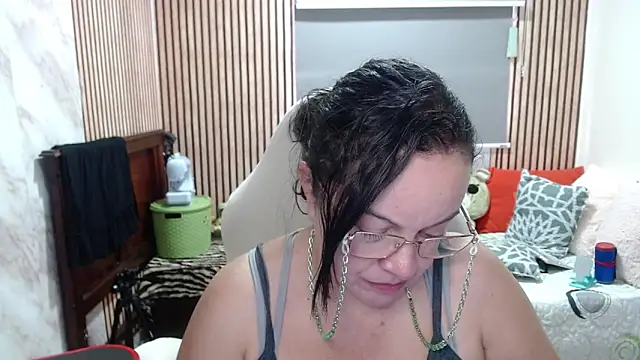 Snapshot of Sonialorens_ chatting on 05/12/26, 04:04 Sonialorens online show from 05/12/26, 04:04