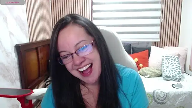 Snapshot of Sonialorens_ chatting on 06/04/26, 09:32 Sonialorens online show from 06/04/26, 09:32