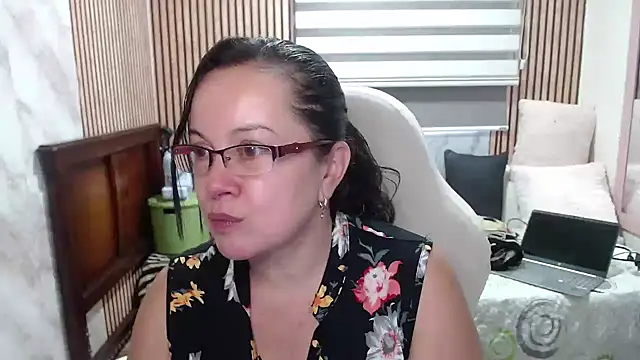 Snapshot of Sonialorens_ chatting on 06/09/26, 08:20 Sonialorens online show from 06/09/26, 08:20