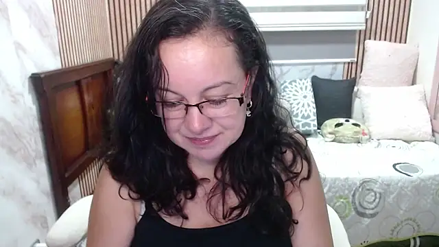 Snapshot of Sonialorens_ chatting on 06/10/26, 03:55 Sonialorens online show from 06/10/26, 03:55